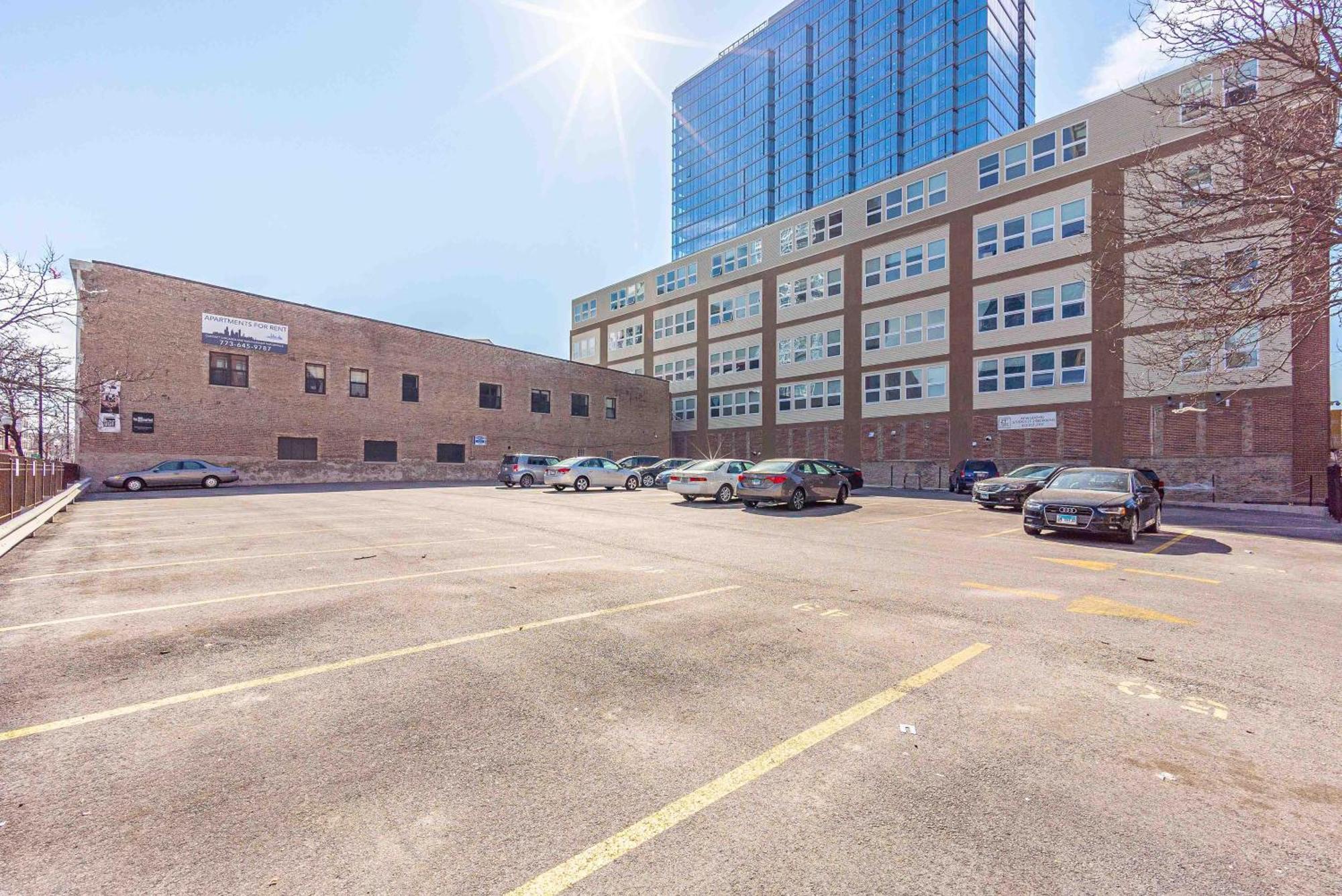 Ideal 3br Business Or Leisure In Fully Stocked Kitchen & Fast Internet With Optional Parking Near Soldier Field, Grant Park & Mccormick Place * Chicago